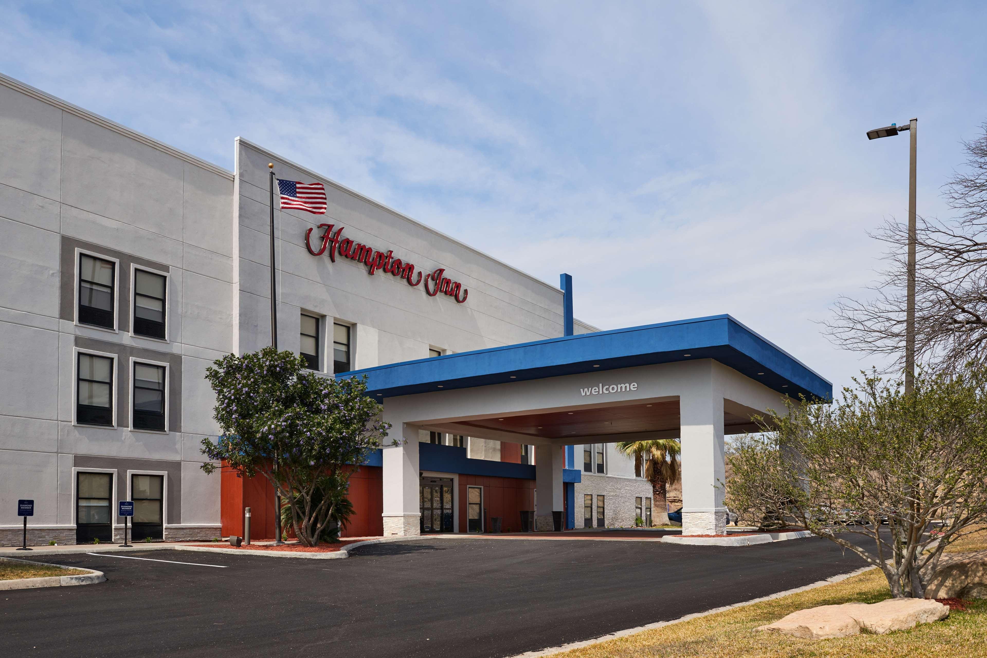 Hampton Inn Eagle Pass Exterior photo